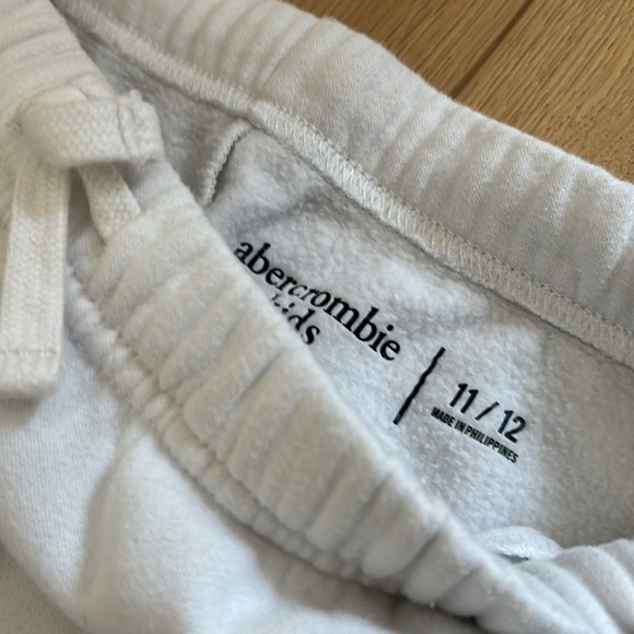 Abercrombie kids. Size 11/12 - Picture 4 of 4